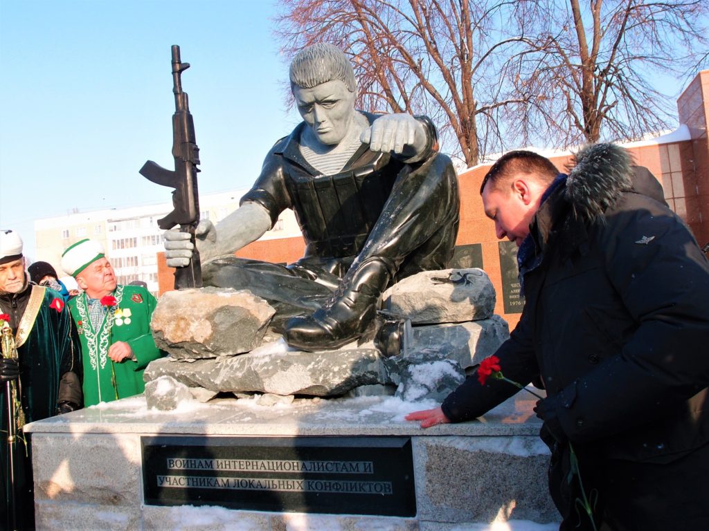 Памятник Воинам